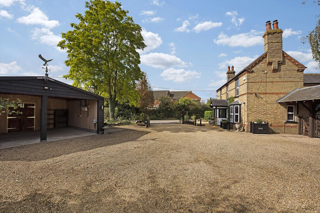 Drive/Carport