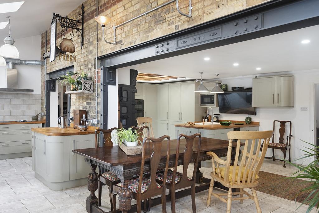 Kitchen/Dining