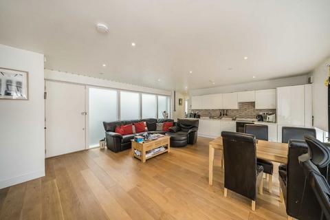 2 bedroom flat to rent, Northfield Road, London W13
