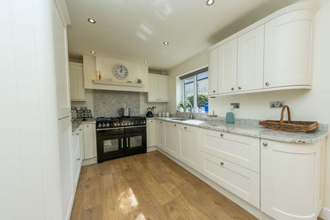 4 bedroom detached house for sale, Stonebridge Walk, Shepley, HD8