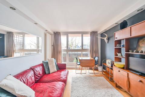 2 bedroom flat to rent, Thomas More Street, St Katharine Docks, London, E1W
