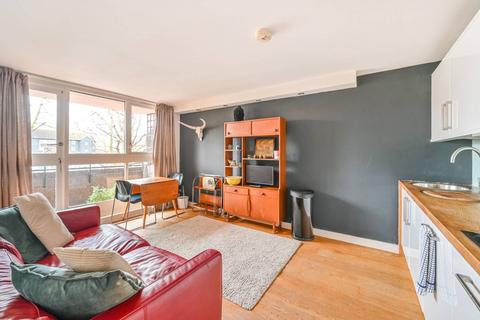 2 bedroom flat to rent, Thomas More Street, St Katharine Docks, London, E1W