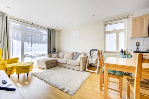 2 bedroom flat to rent, Fulham, Fulham, London, SW6