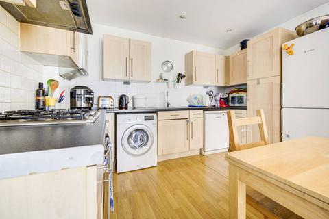 2 bedroom flat to rent, Fulham, Fulham, London, SW6