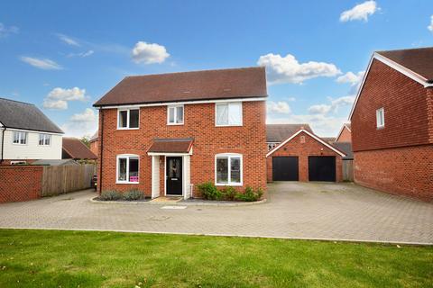 3 bedroom detached house for sale, Rothbart Place, Ashford TN25