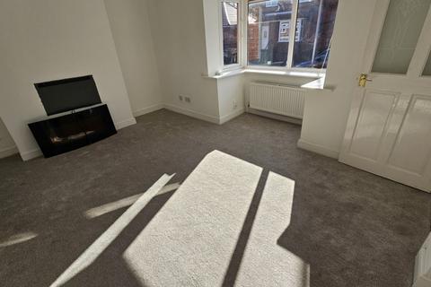 3 bedroom semi-detached house to rent, Coronation Road, Hoyland