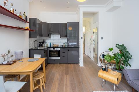 1 bedroom flat for sale, Myddelton Square, London EC1R