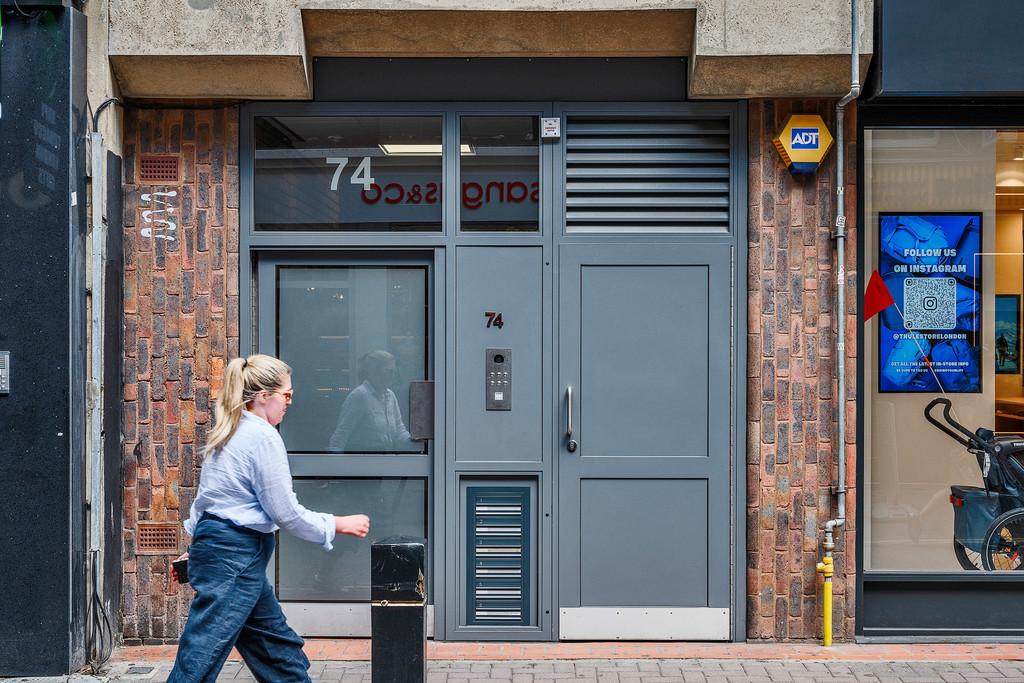 Neal Street 32