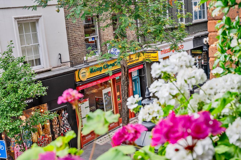 Neal Street 26