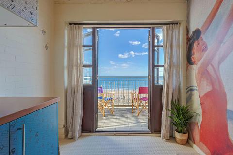 Studio for sale, Overstrand, Bournemouth