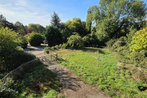 4 bedroom detached house for sale, Banbury Road, Brackley