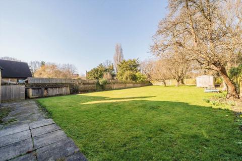 25 Mount Park Crescent, London, W5 2RN