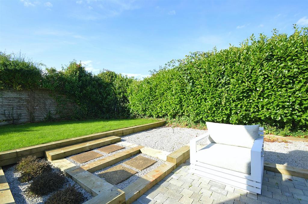 Resized Garden3.jpg