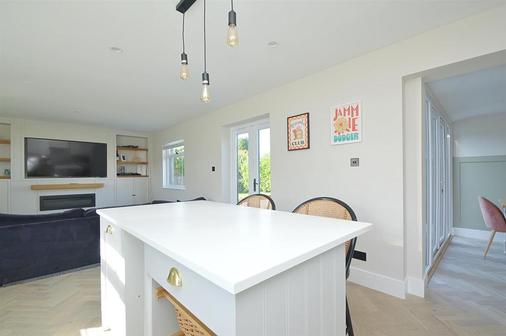 Resized Kitchen3.jpg
