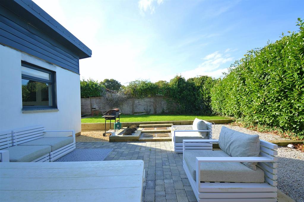 Resized Garden1.jpg