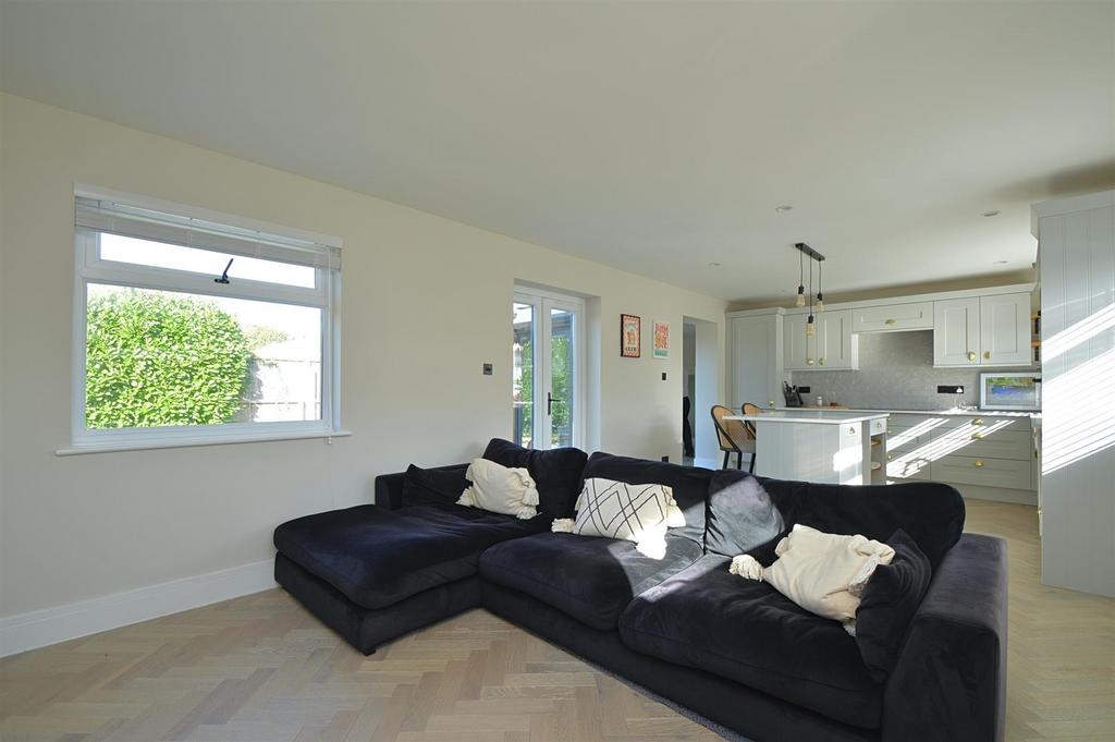 Resized Lounge2.jpg