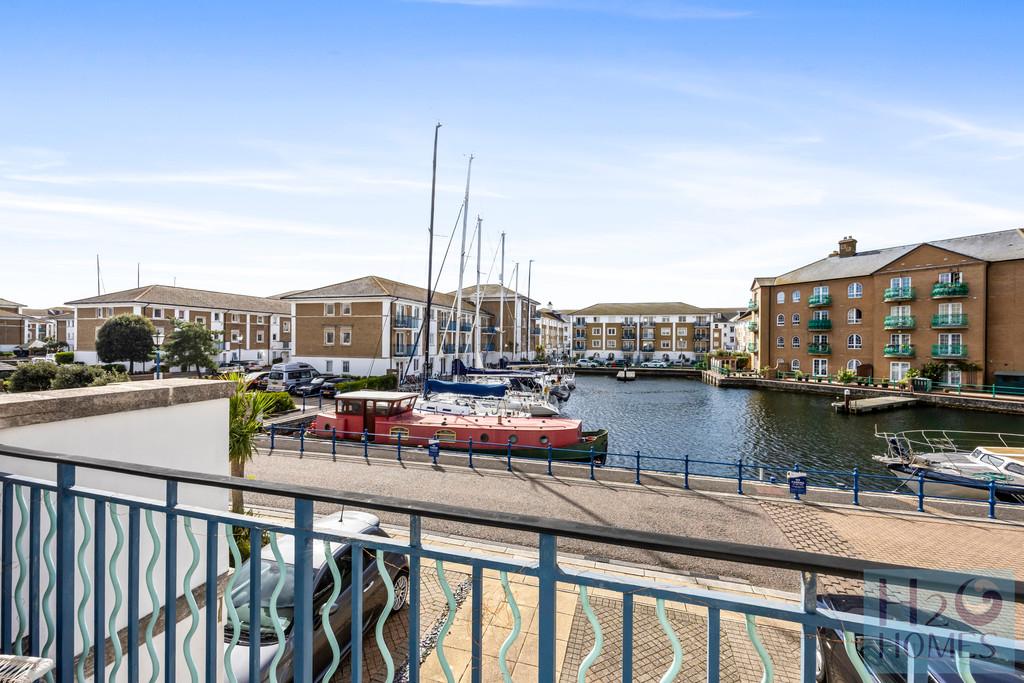 The Strand, Victory Mews, 40-009