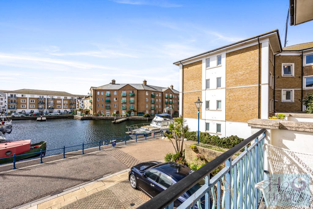 The Strand, Victory Mews, 40-010