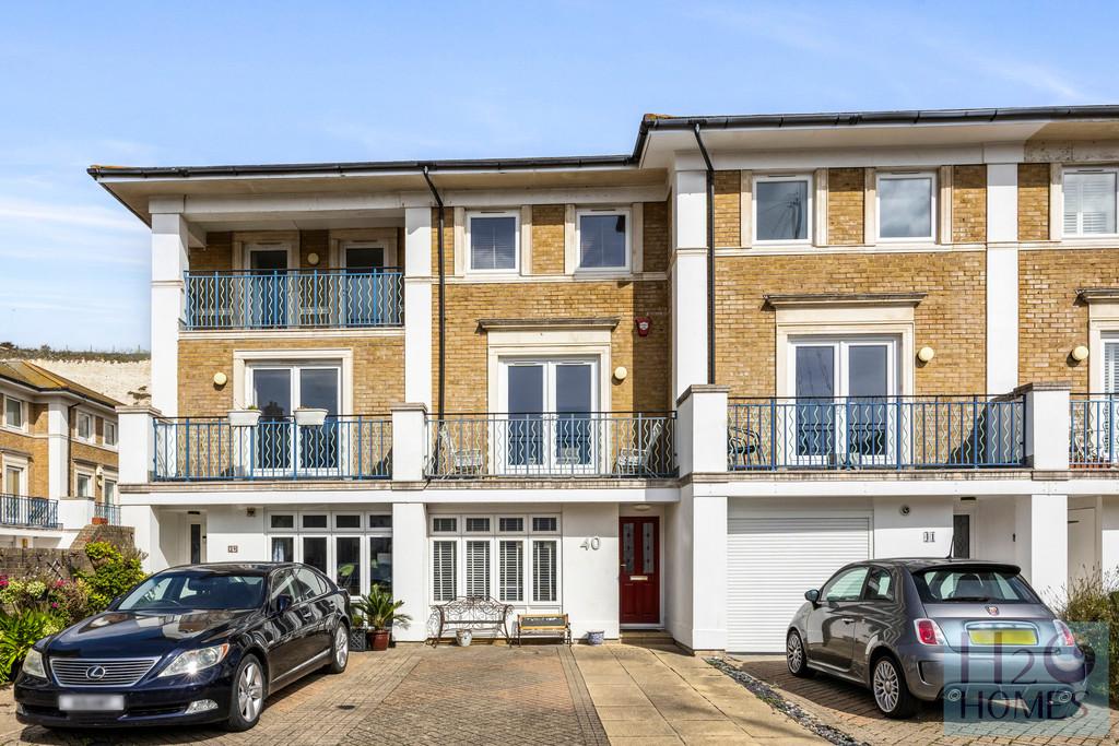 The Strand, Victory Mews, 40-021(1)