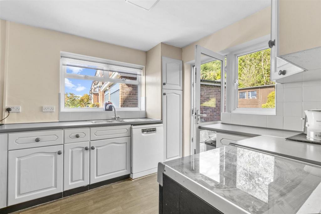 10 Merrydown, HP13 5 NQ-7.jpg