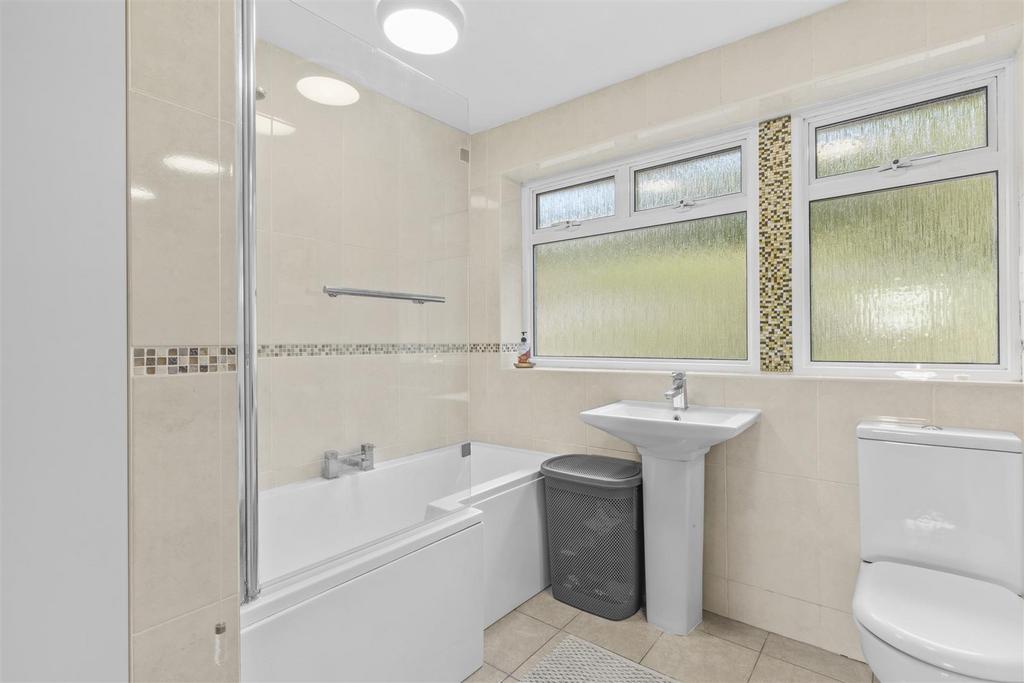 10 Merrydown, HP13 5 NQ-4.jpg