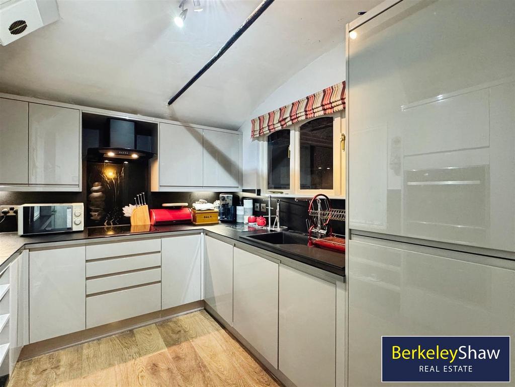 Kitchen (2)