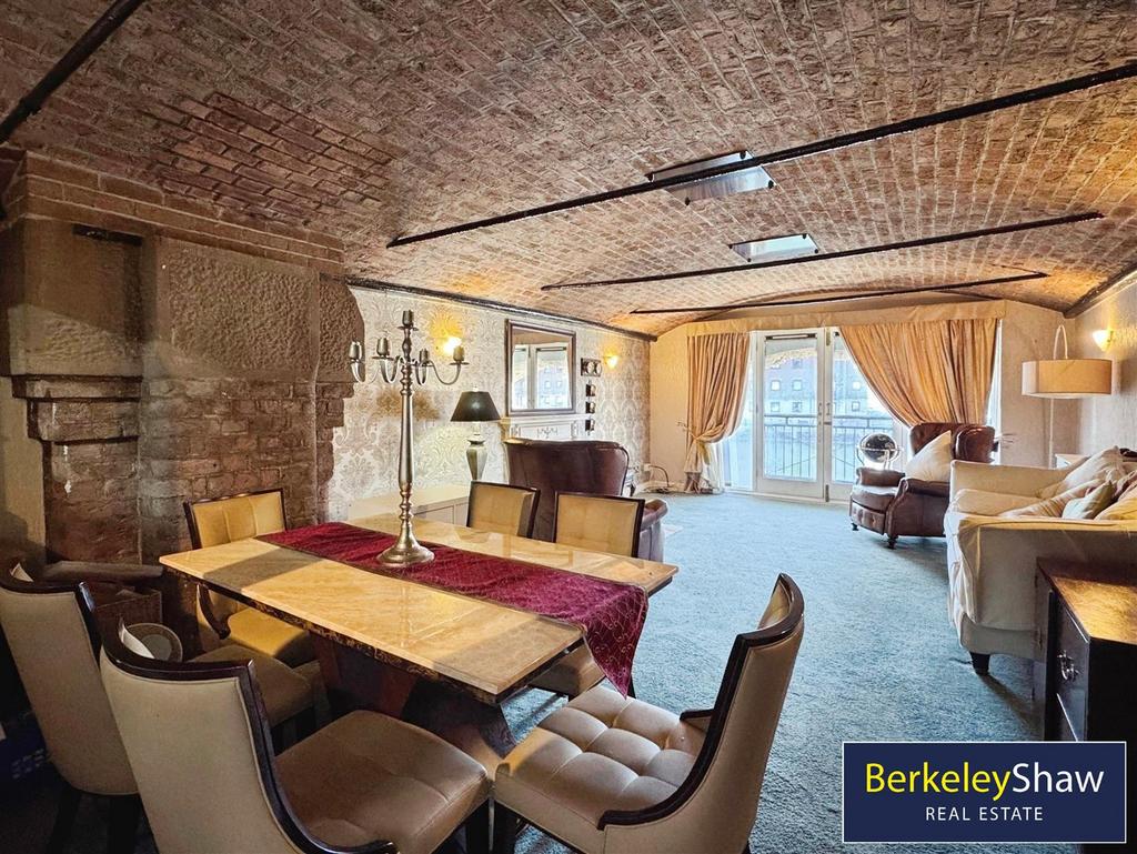 Living/dining room