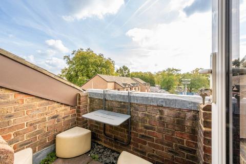 3 bedroom flat for sale, Old London Road, Kingston, Kingston upon Thames, KT2