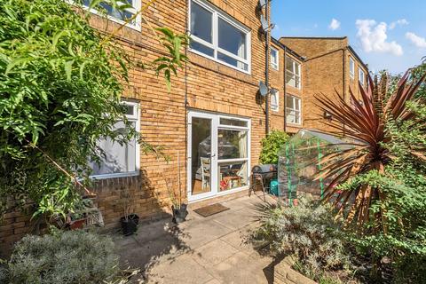 undefined, Nantes Close, Battersea, London, SW18