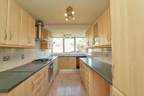 4 bedroom detached house for sale, Sandringham Close, Haxby, York