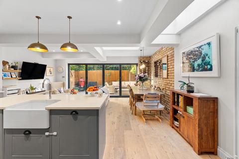 2 Hatfield Road, Ealing, London, W13 9DG