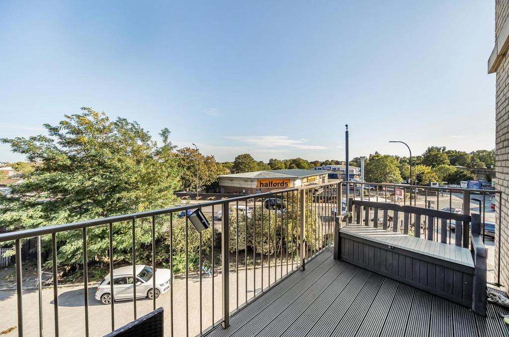 Balcony2.jpg