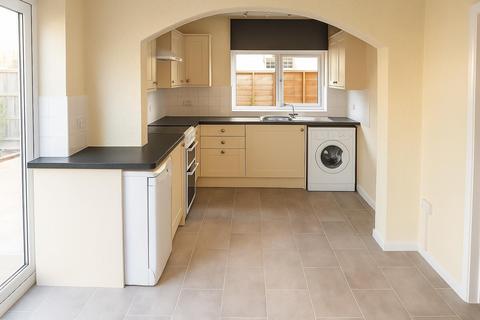 3 bedroom semi-detached house for sale, Hainault Road, Romford RM5