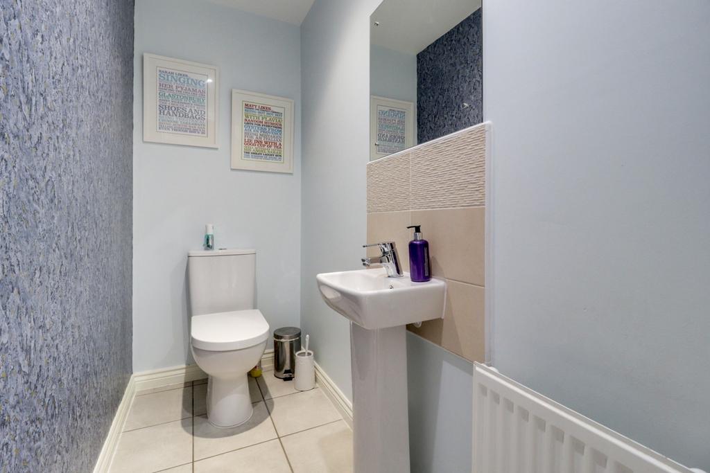 Cloakroom-WC