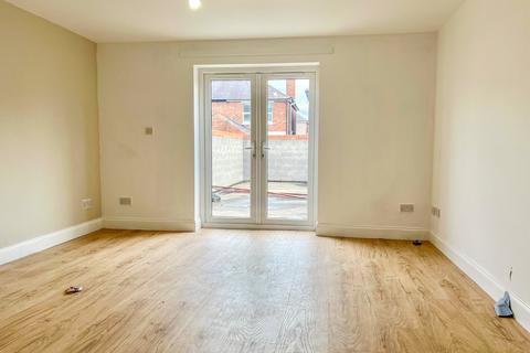 undefined, Roseveare Avenue, Grimsby, North E Lincolnshire, DN34