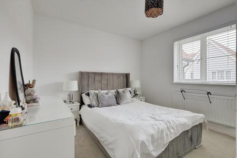 16 Liddell Drive, Basildon, SS14 3PF