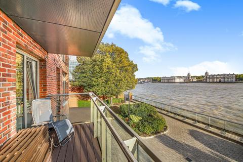 3 bedroom flat for sale, Saunders Ness Road, London