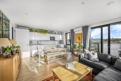3 bedroom flat for sale, Saunders Ness Road, London