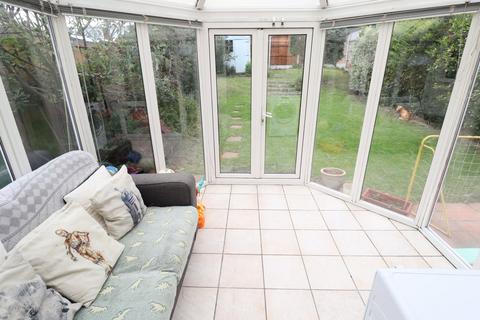 3 bedroom chalet for sale, Shannon Avenue, Rayleigh, SS6