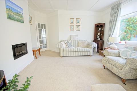 3 bedroom detached bungalow for sale, South Place, Lee-On-The-Solent, PO13