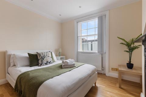 4 bedroom terraced house for sale, Commercial Road, London, E14
