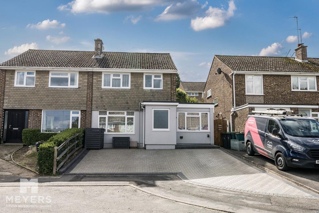 Ferndown BH22 3 bed semi-detached house - £385,000