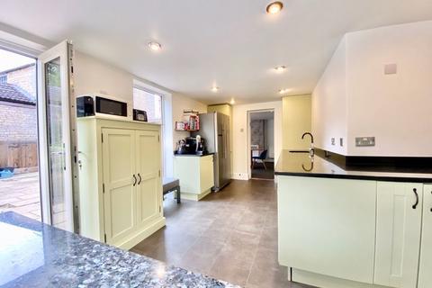 21 High Street, Colsterworth, Grantham, NG33 5NE
