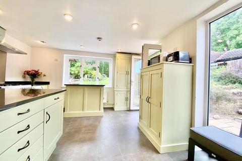 21 High Street, Colsterworth, Grantham, NG33 5NE