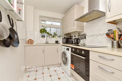 2 bedroom ground floor flat for sale, 8 Eaton Road, Sutton SM2
