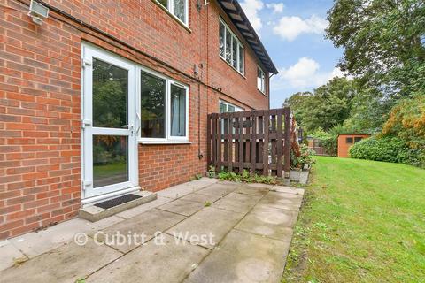 2 bedroom ground floor maisonette for sale, Patricia Gardens, Sutton SM2