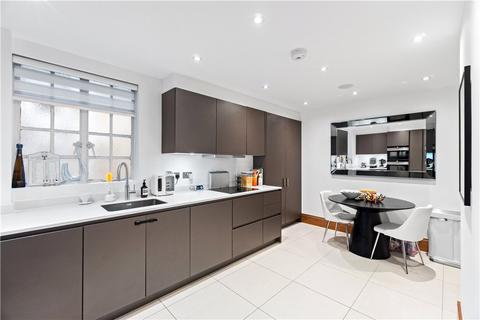 Chiltern Court, Baker Street