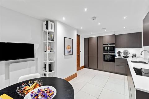 undefined, Chiltern Court, Baker Street