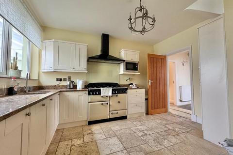 3 bedroom detached house for sale, Church Vale, West Bromwich, West Midlands, B71 4DJ