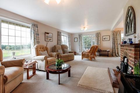 undefined, Lossenham Lane, Newenden, Kent, TN18 5QD